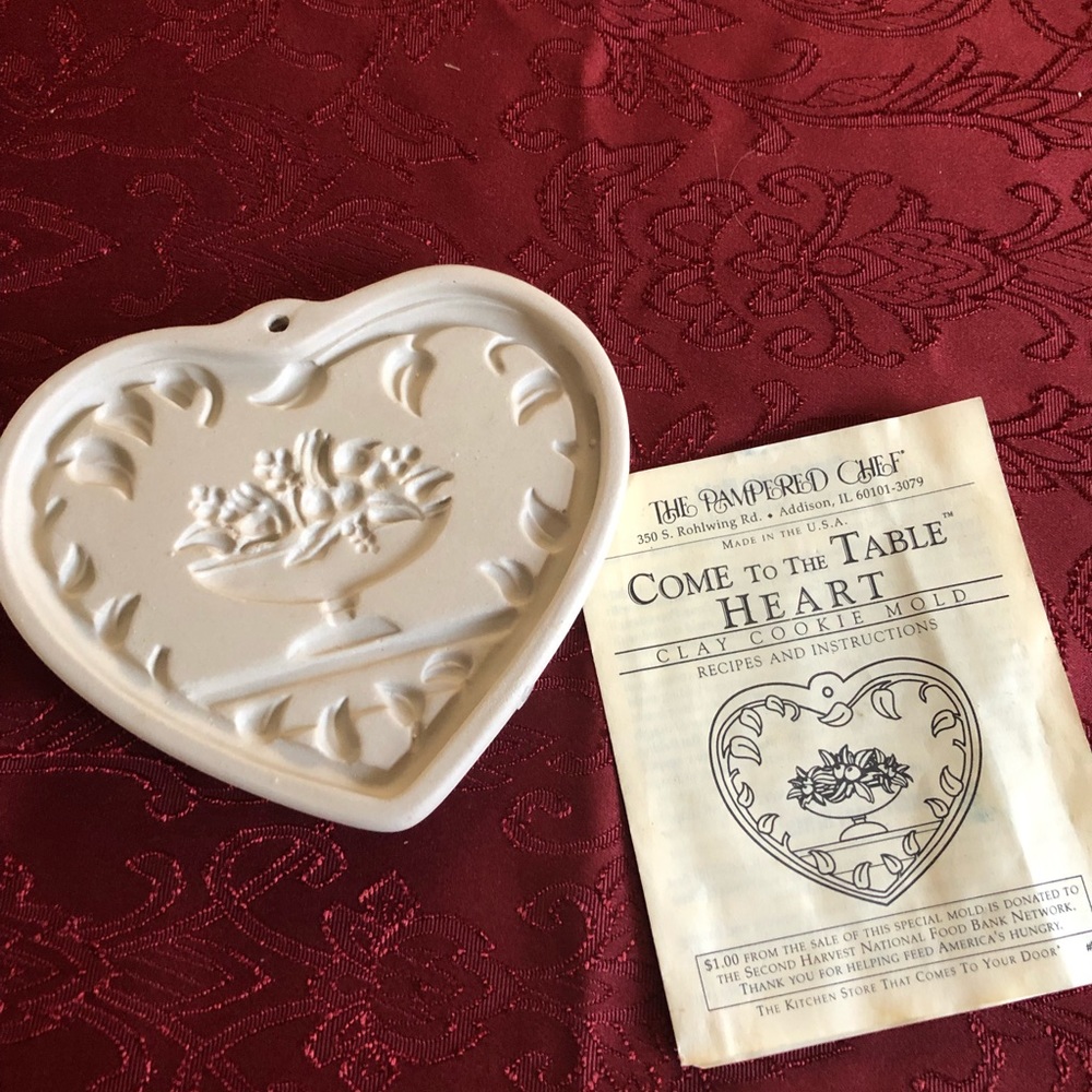- - The Pampered Chef Heritage Collection Clay Cookie Mold